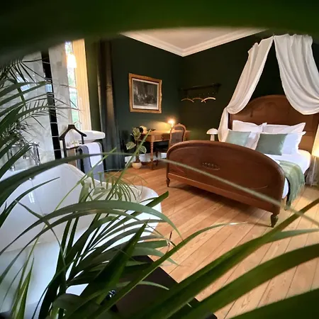 D'hôtes Lou - Château Le Bas Bleu Quarto em Acomodações Particulares