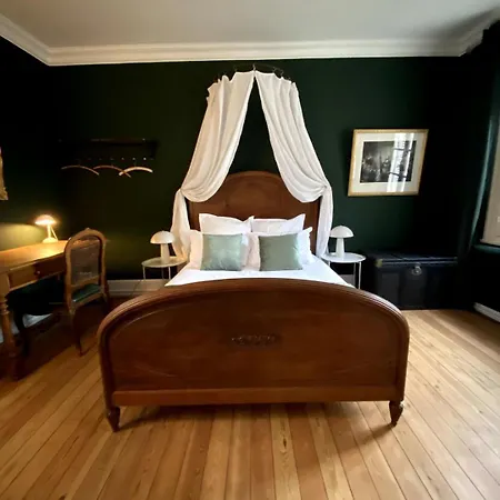 Homestay D'hotes Lou - Chateau Le Bas Bleu