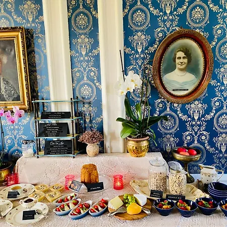 D'hotes Lou - Chateau Le Bas Bleu Homestay