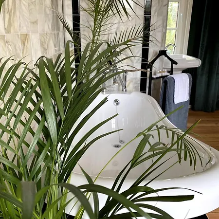 D'hôtes Lou - Château Le Bas Bleu * Quesnoy-le-Montant