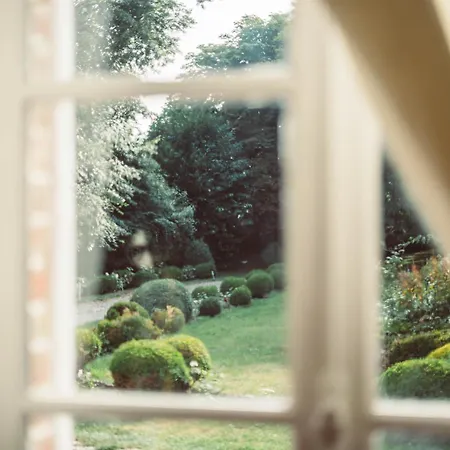 D'hotes Lou - Chateau Le Bas Bleu Homestay