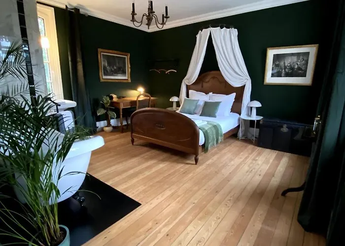 D'hotes Lou - Chateau Le Bas Bleu Homestay Quesnoy-le-Montant