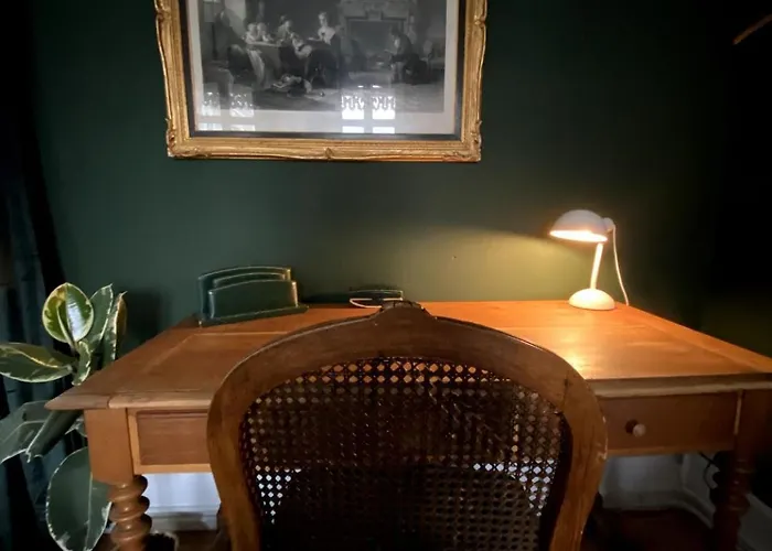 Homestay D'hotes Lou - Chateau Le Bas Bleu *