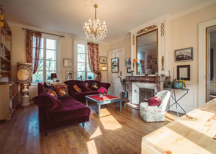 Homestay D'hotes Lou - Chateau Le Bas Bleu Quesnoy-le-Montant