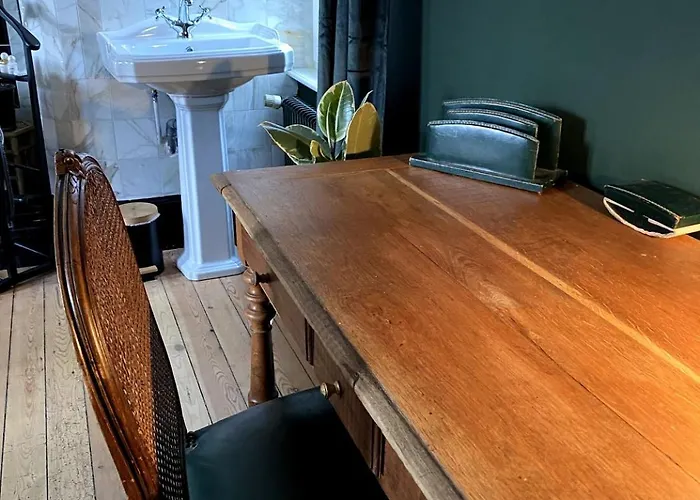 D'hotes Lou - Chateau Le Bas Bleu Homestay Quesnoy-le-Montant