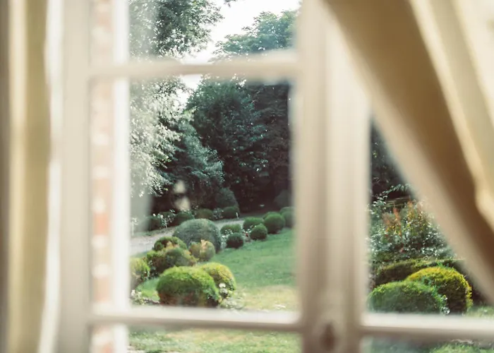 D'hotes Lou - Chateau Le Bas Bleu Homestay